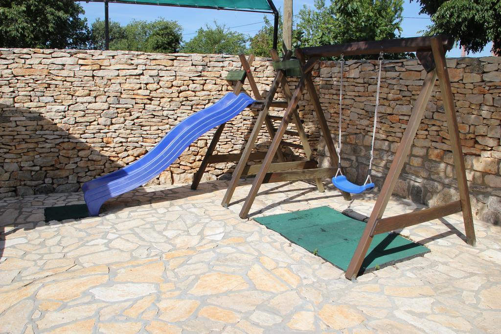 Villa Rural House Gluic Bogatić Habitación foto